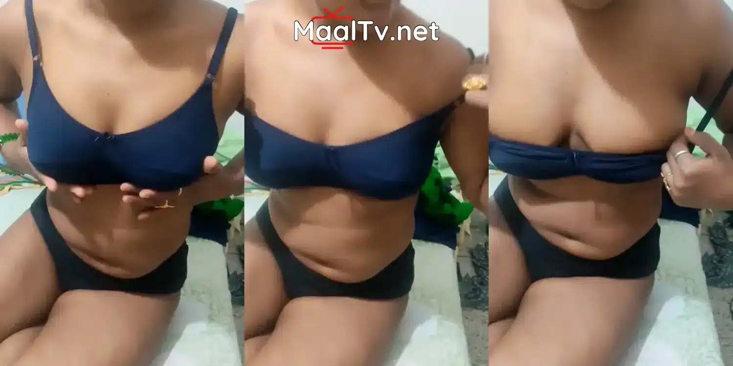 Naughty lady records her nude MMS during girls’ talk